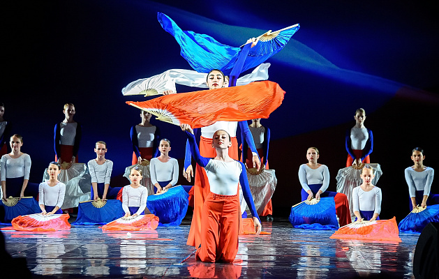 В Сочи открылся Международный фестиваль национальной патриотической песни «Красная гвоздика» имени Иосифа Кобзона