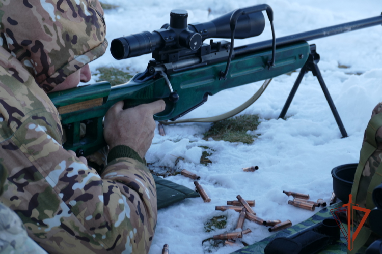 Учебно-методический сбор снайперов ОМОН «Штурм» Росгвардии завершился в Омске