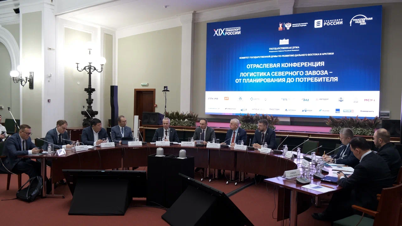 Айсен Николаев предложил новые меры поддержки участников северного завоза