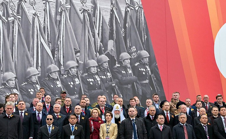 Председатель Совета Федерации Валентина Матвиенко присутствовала на военном параде в ознаменование 81-й годовщины Великой Победы