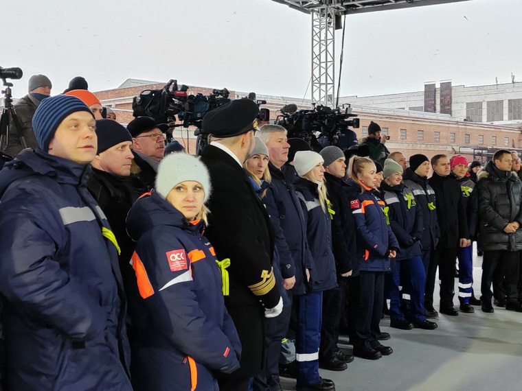 Рабочие, которые оказались на церемонии закладки «Ленинграда», после ее окончания долго не могли поверить, что история современного ледокольного флота будет твориться и их руками