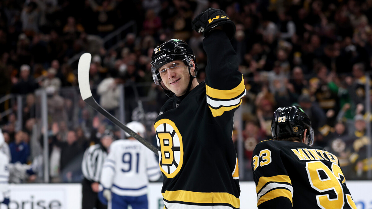 «Бостон» обыграл «Торонто» в матче НХЛ