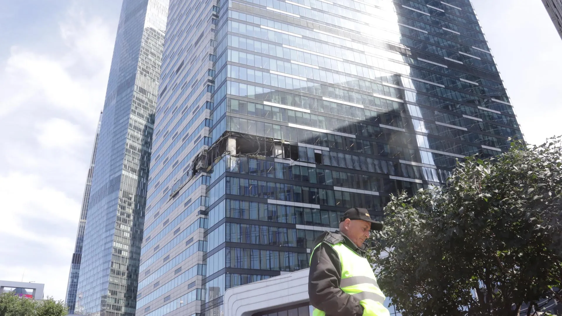 дроны атаковали москва сити. сити атака беспилотников. москва сити. взрыв в башне москва сити. москва сити здания.