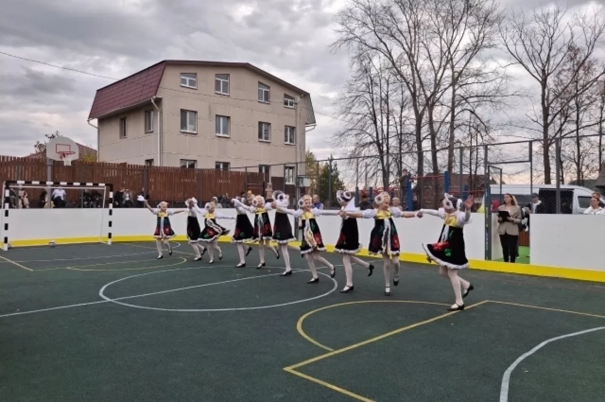 Новая многофункциональная спортивная площадка в Первоуральске появилась благодаря региональной практике инициативного бюджетирования.