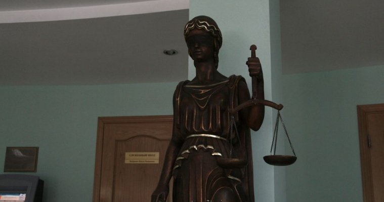 Бывшего начальника ГАИ Камбарки в Удмуртии оштрафовали за незаконные указания