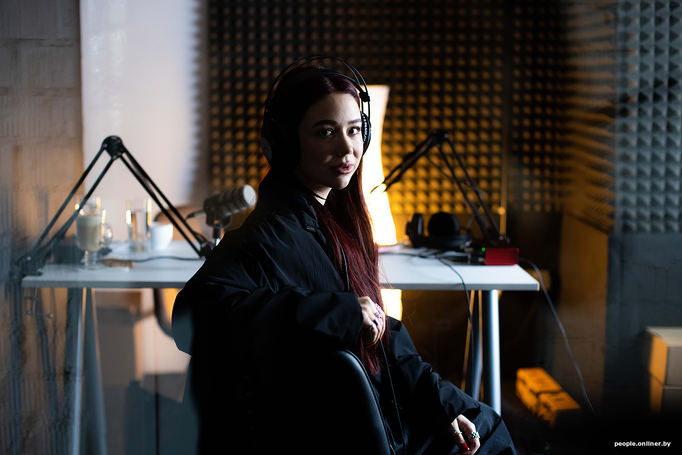 женщина в черном психология. женщина в чёрном 2 ангел смерти. артур киппс женщина в черном. жанровый фотопортрет в полный рост. креативный портрет.