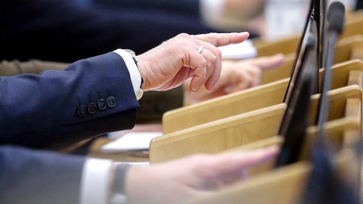 Рекламные вывески на английском языке стали вне закона