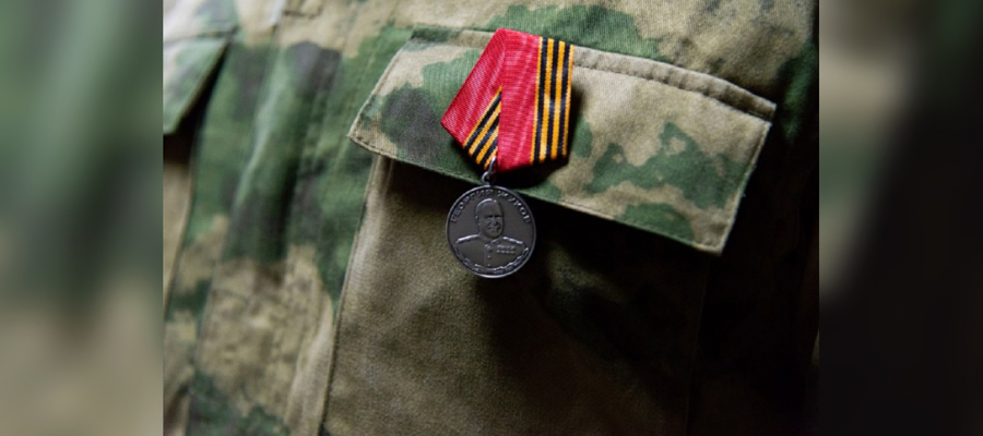 Генерал-полковник Юрий Яшин вручил государственные награды военнослужащим и сотрудникам Росгвардии в зоне СВО