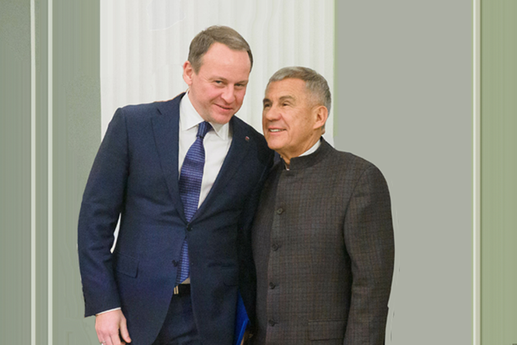 Александр Сидякин подтвердили, что Рустам Минниханов согласился выдвигаться на выборы раиса РТ от «Единой России». Фактически это первое подтверждение, что действующий руководитель республики вновь пойдет на выборы