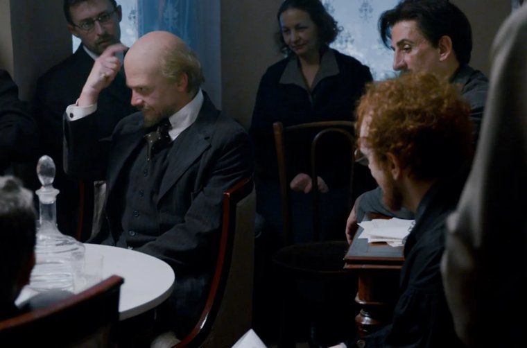 Через сериал режиссер попытался осмыслить события столетней давности