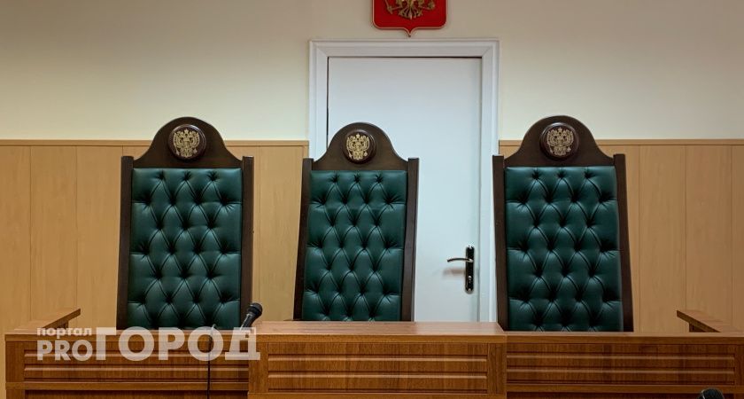 Суд наказал штрафом жительницу Коми, выкинувшую спаниеля из окна
