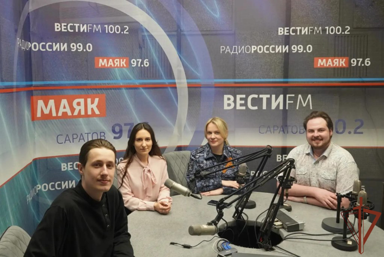 В Приволжье росгвардейцы поздравили журналистов с Днем радио
