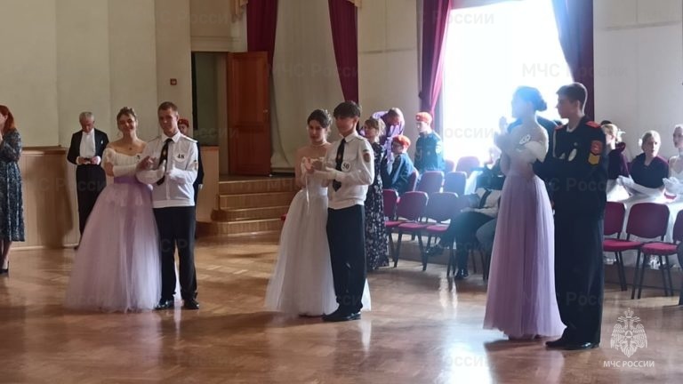 20 кадетов «Школы юных пожарных – спасателей» ЕАО приняли участие в кадетском бале в г. Хабаровске