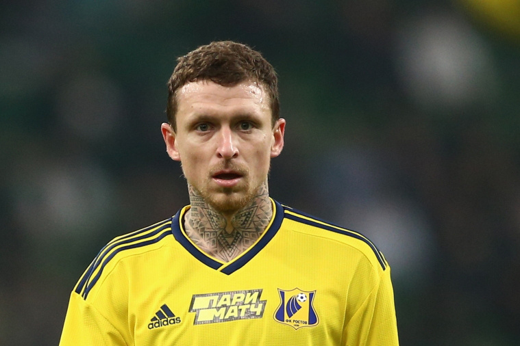 «Запасаемся попкорном»: известного футболиста заподозрили в изменах жене