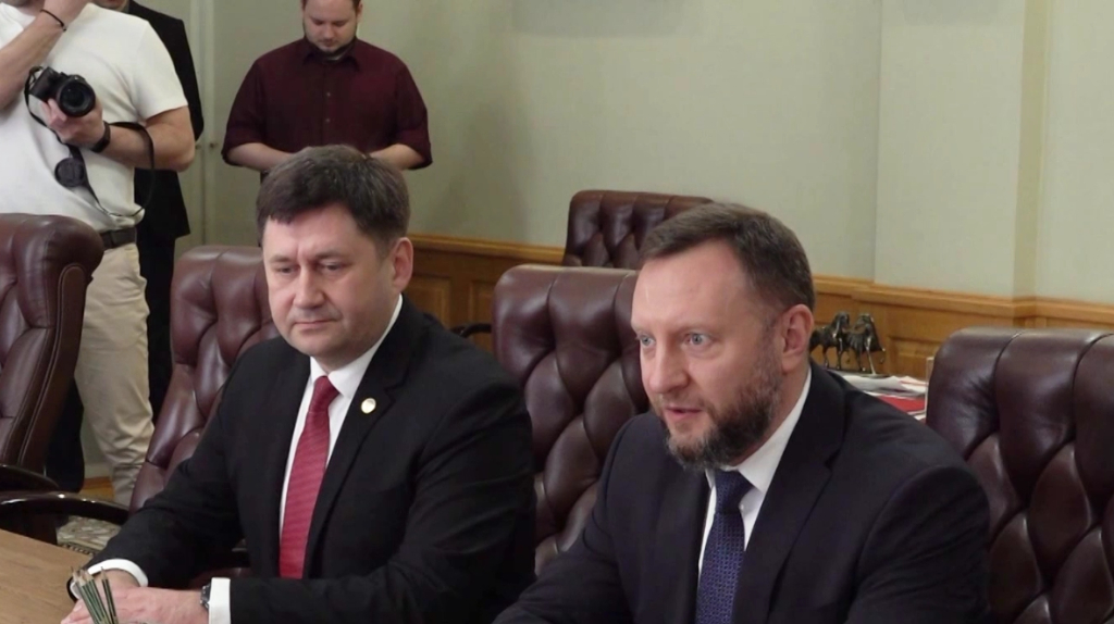 Богомаз и замглавы ФАС подписали дорожную карту развития конкуренции