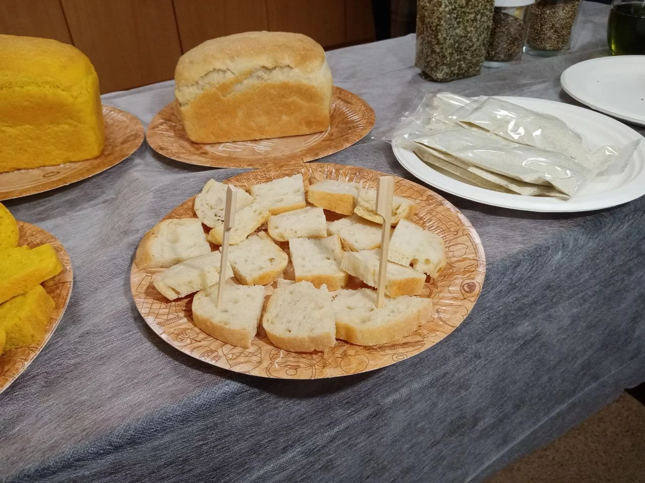Ученые из Челябинска представили хлеб-антистресс и 