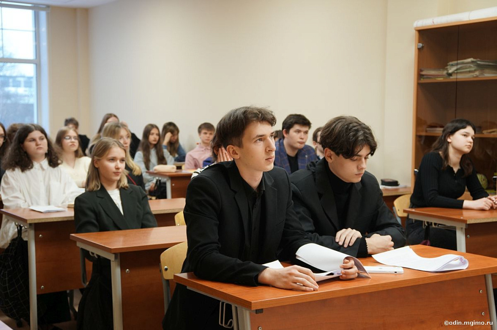 Историко-литературный круглый стол, посвященный 80-летию со Дня снятия блокады Ленинграда