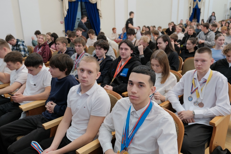 Встреча оставила у студентов яркие впечатления и чувство сопричастности к спортивной истории Новосибирской области, России и всего мира