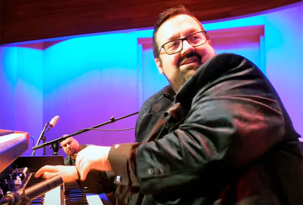 youtube.com/ Joey DeFrancesco 