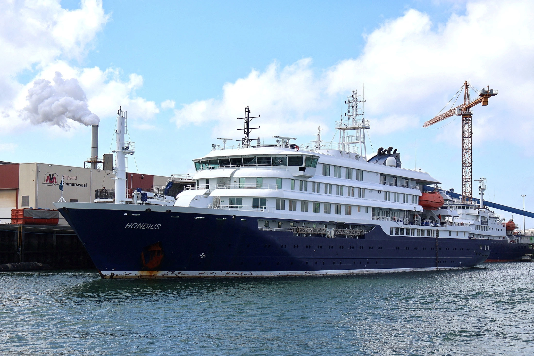 На круизном лайнере MV Hondius произошла вспышка хантавируса