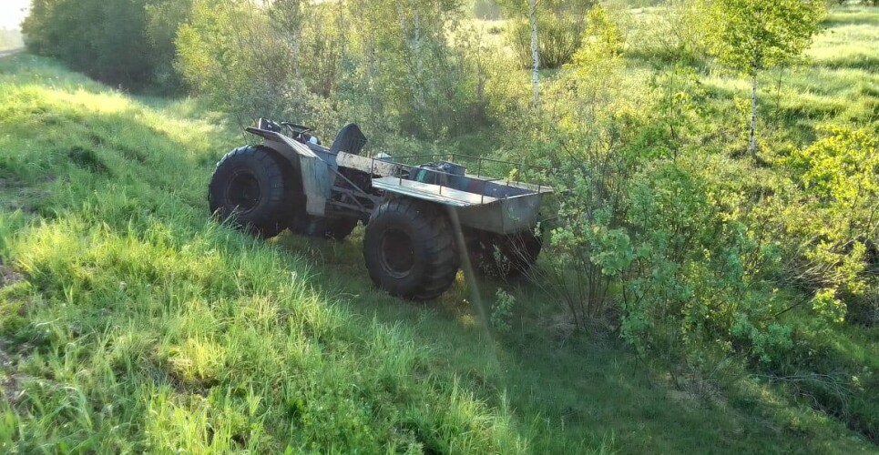 В одном из районов Новгородской области, совершая ночной выезд, погиб водитель болотохода