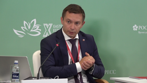 Миллиард человек, говорящих по-русски: на ВЭФ обсудили пути продвижения русского языка 