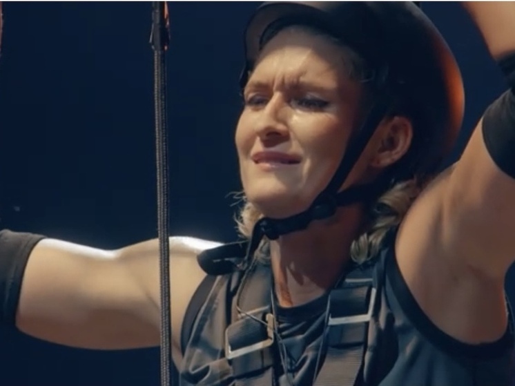 «Это адски сложно»: Кубанские атлеты передвинули 44-тонный кран к финишу в шоу «Титаны»