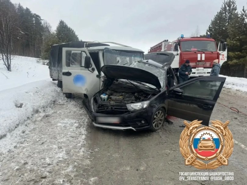 В Башкирии в ДТП погиб мужчина и еще двое пострадали