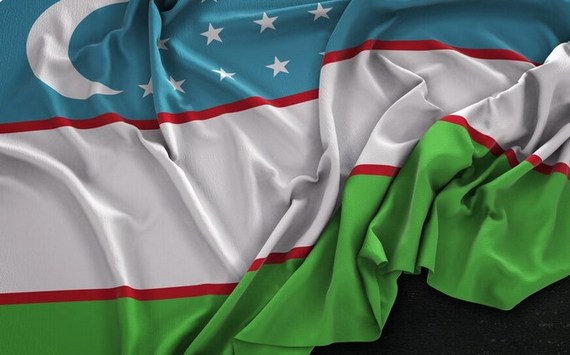 Омский губернатор Хоценко в составе делегации работает в Узбекистане