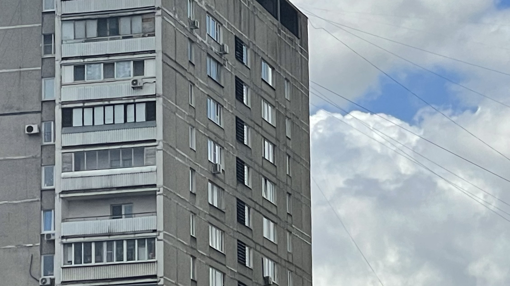ВСУ разгромили ночью более 20 квартир и 40 автомобилей в Брянске