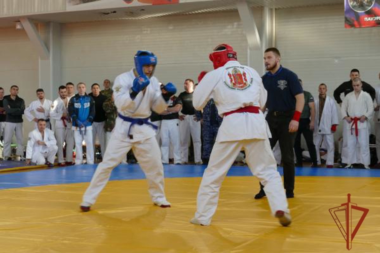 Чемпионат Сибирского ордена Жукова округа Росгвардии по рукопашному бою завершился в Омске