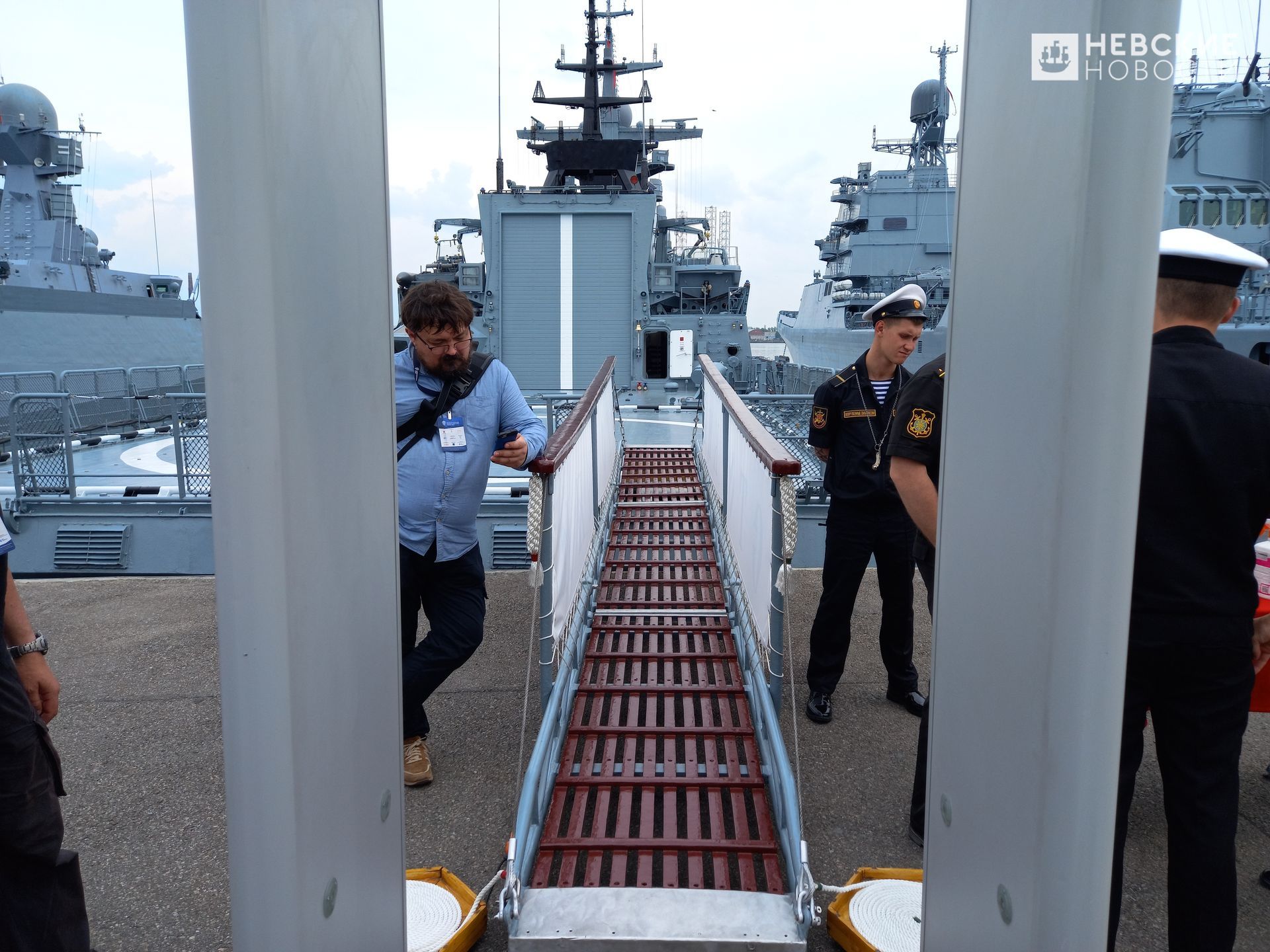 Кронштадт санкт-петербург 320 лет. Вмф кронштадт 2022. Форма курсантов военно морских академий. Пожар в кронштадте вчера. Кронштадтский 2024.