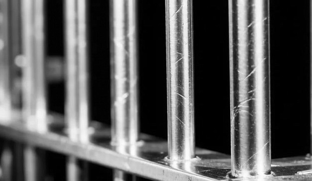 В Заволжске мужчина получил срок за то, что сломал ребра и нос знакомому