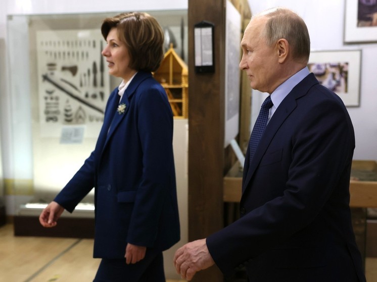 Владимир Путин в Торжке провел встречу с работниками культуры Тверской области