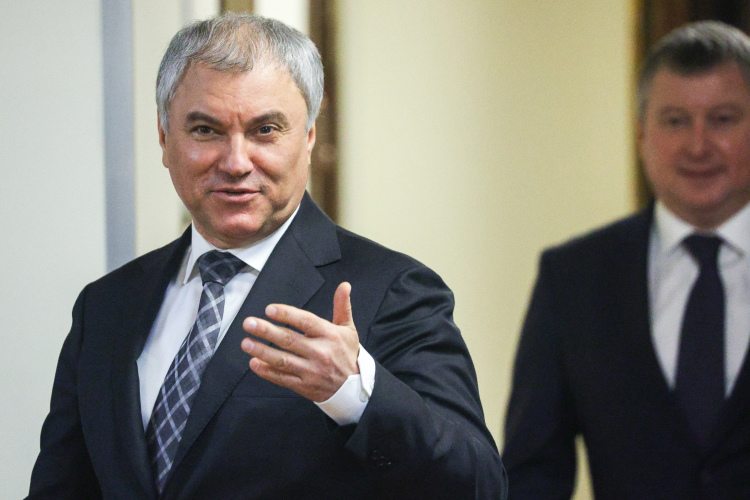 Вячеслав Володин рассказал главе государства выдуманную новость об аресте в Албании ИИ-министра. Ранее информацию об этом опубликовало сатирическое хорватское издание Newsbar