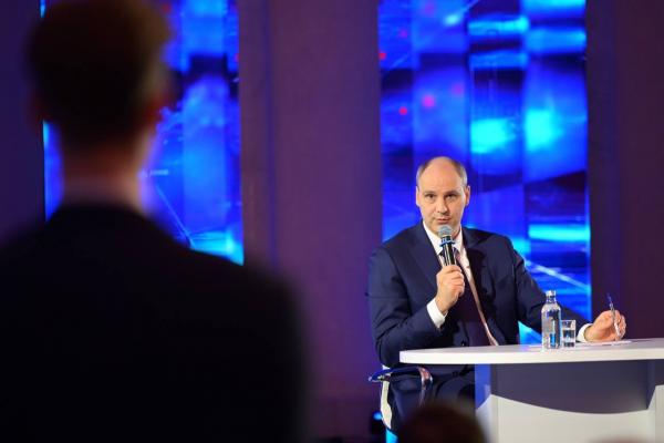 Денис Паслер объяснил, почему в большинстве случаев переназначает министров Евгения Куйвашева - Фото 1