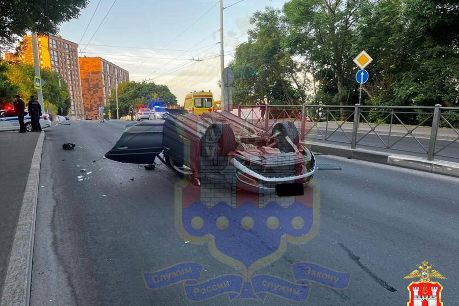 От площади горького