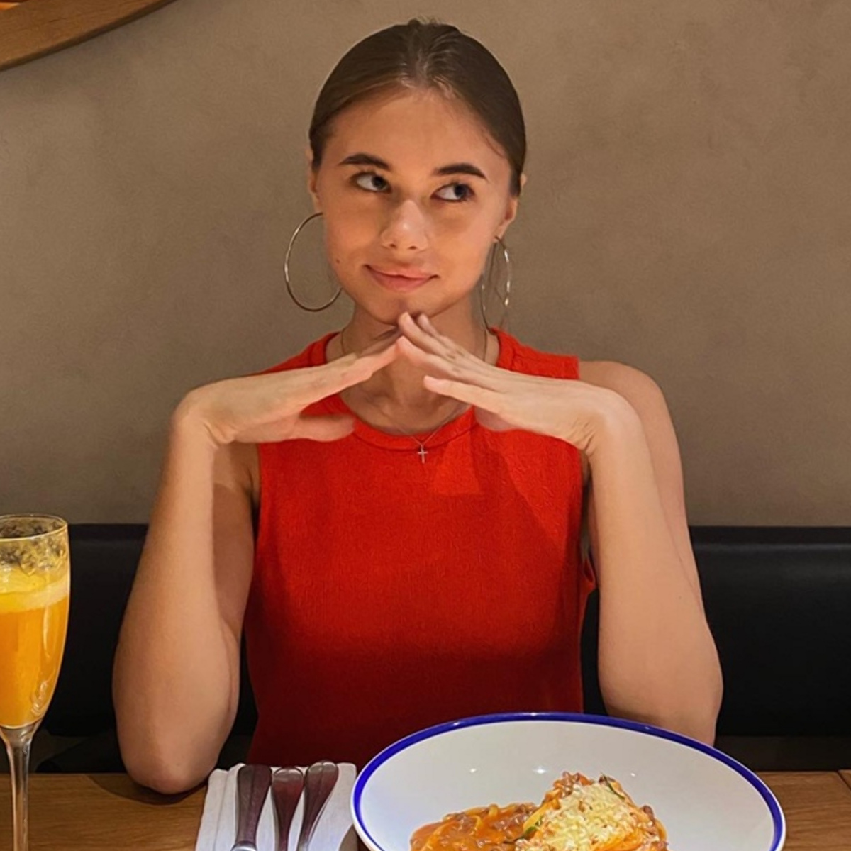 холостяк украина максим михайлюк и даша. софья соломанидина холостяк 2022. яна сапета холостяк. яна сапета и александр гранков. яна сапета на шоу холостяк.