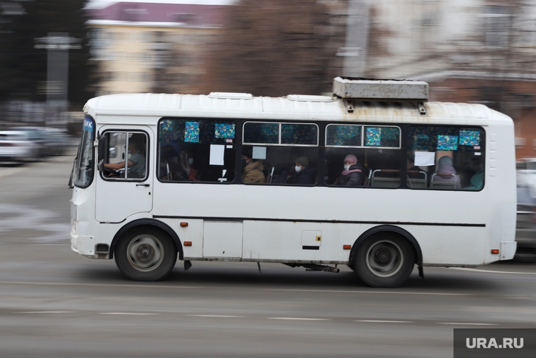 Город. Курган, пазик, автобус, паз