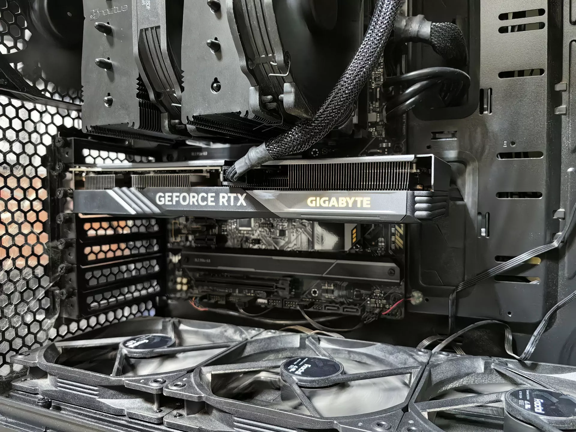 Обзор видеокарты GIGABYTE GeForce RTX 4060