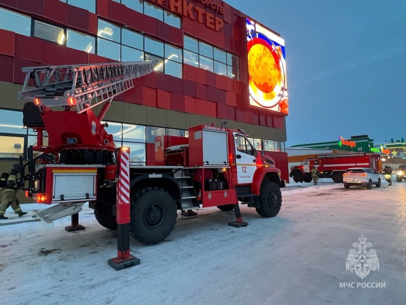 В городе Губкинский в Центре единоборств «Северный характер» прошло пожарно-тактическое занятие