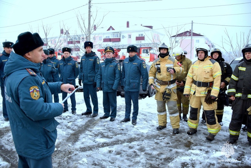 Как бороться с огнём в сложных условиях: практические занятия в Биробиджане