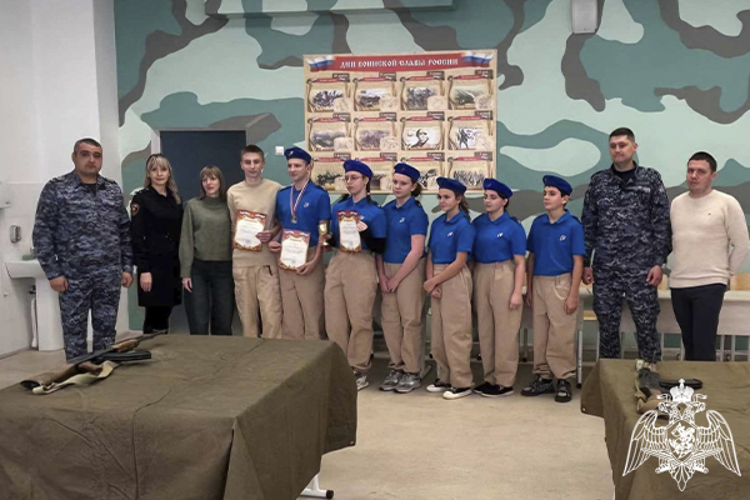 Сотрудники вневедомственной охраны Росгвардии отметили профессиональный праздник масштабными мероприятиями для молодежи
