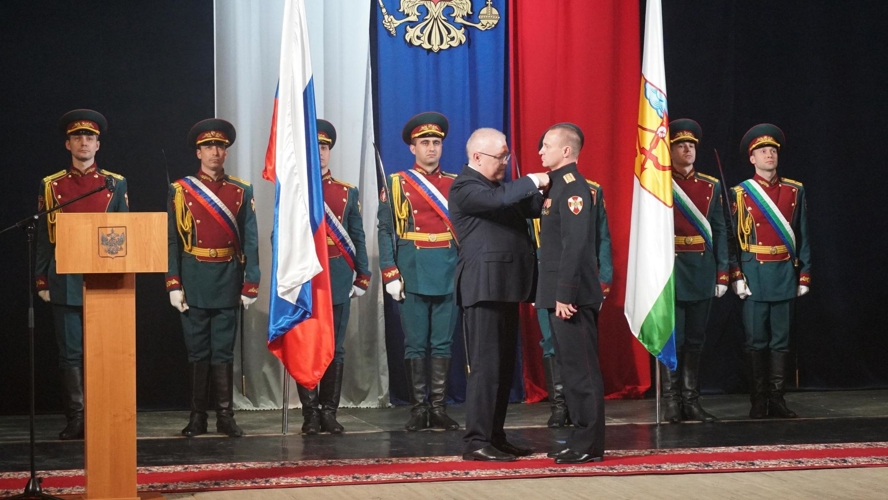 Сотрудники Росгвардии награждены почетными знаками Кировской области