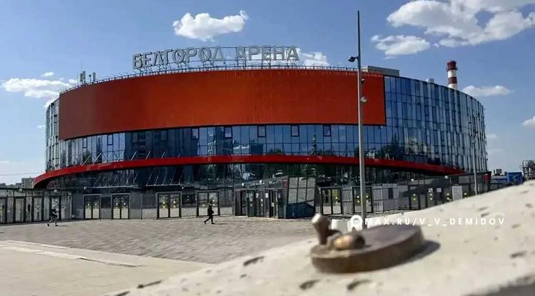 В Белгороде ищут вандала, сломавшего мини-скульптуру смайлика с волейбольным мячом
