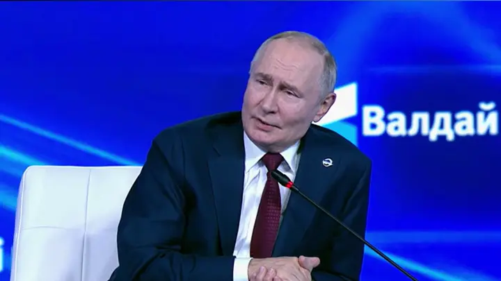 Украинец як Бэтмен набросился на дочь Путина: Случай в Париже