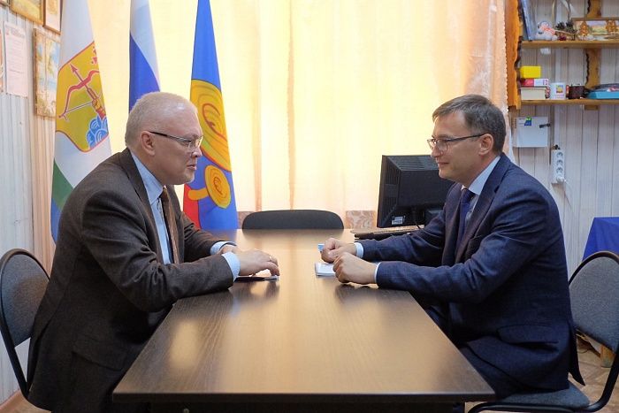 Губернатор Александр Соколов обсудил проблемные вопросы с главой Сунского района