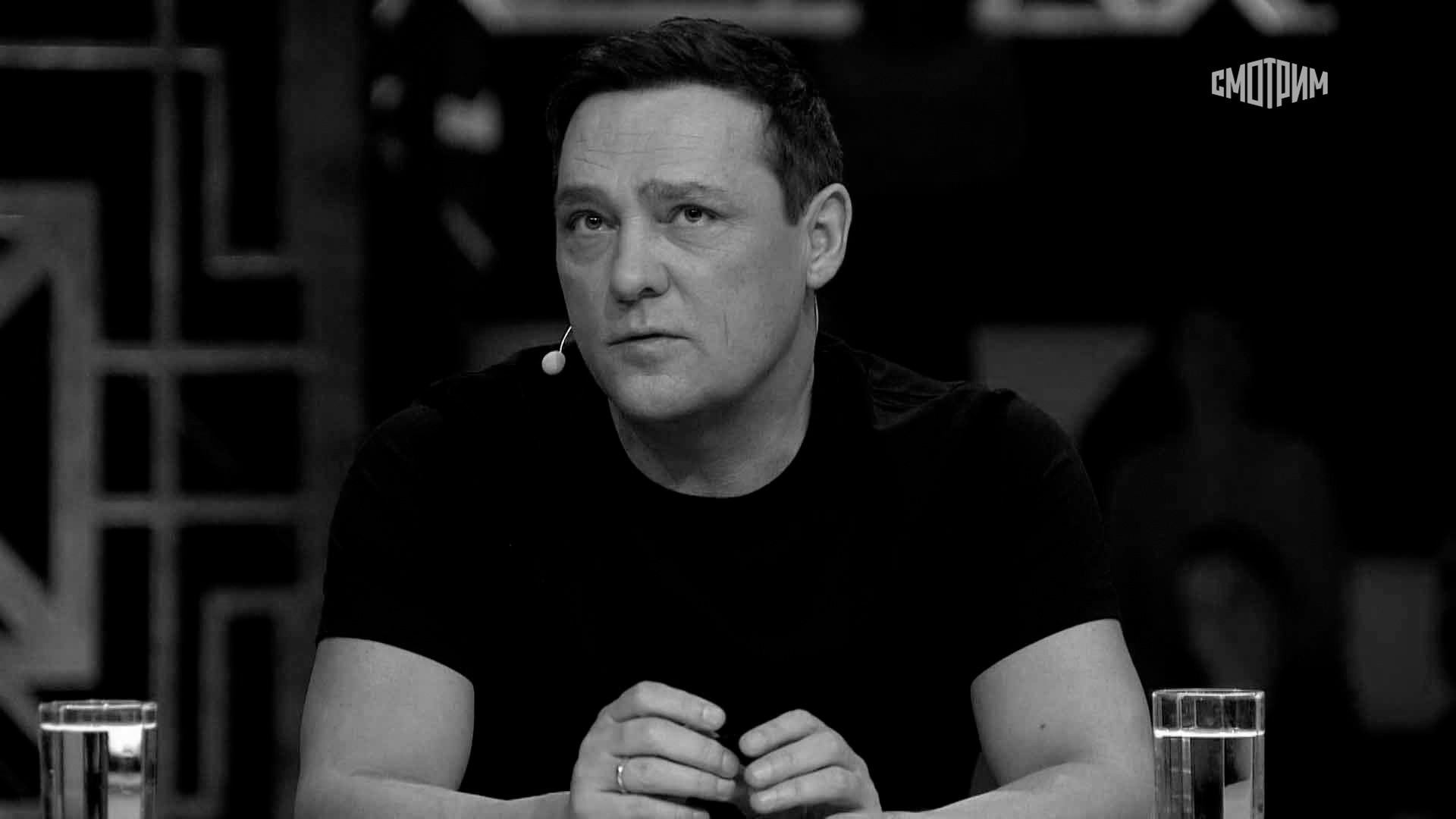 Ласковый май луна. Юрий шатунов 1991. Фото юры шатунова. Известные журналисты россии. Последняя песня шатунова.