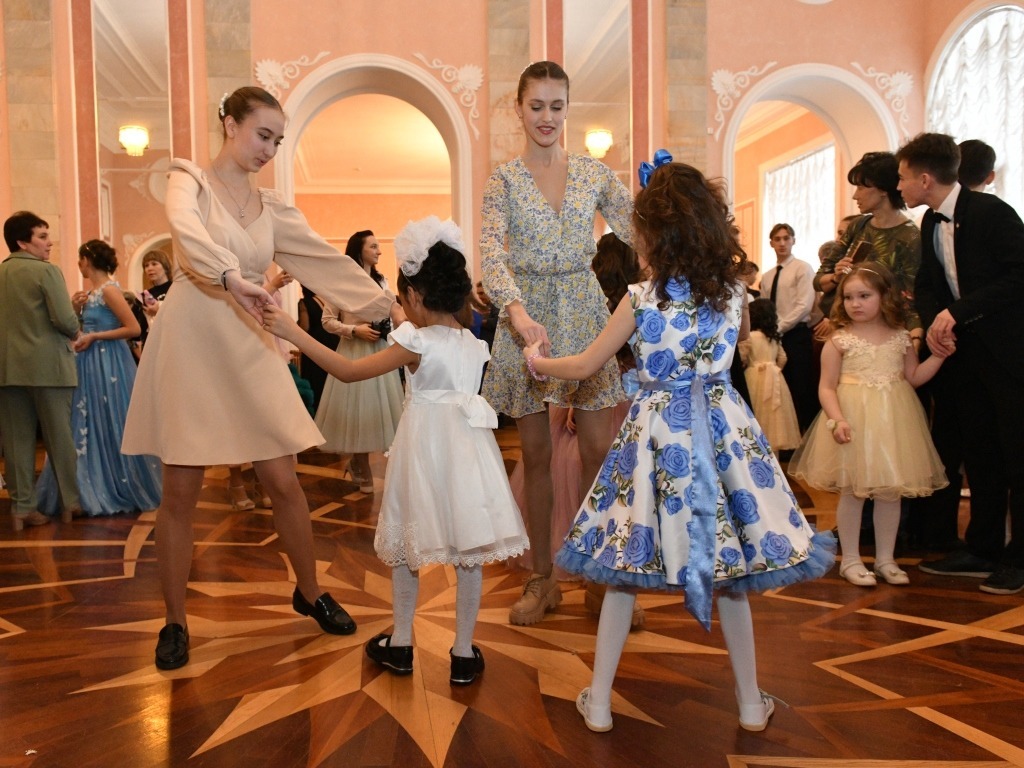 бал принцесс. бал. бал. бал маленьких принцесс. бал маленьких принцесс мероприятие для детей.
