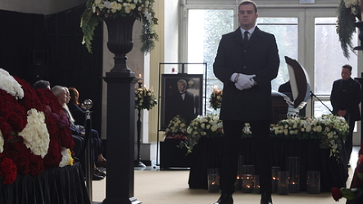 Кто из знаменитостей пришёл на похороны Юрия Николаева
